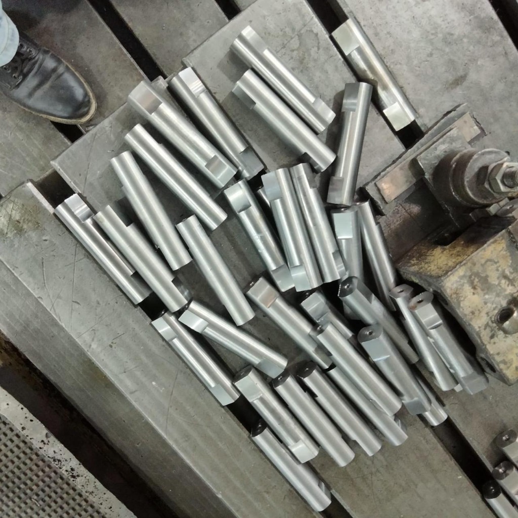 Precision Machined Steel Pins